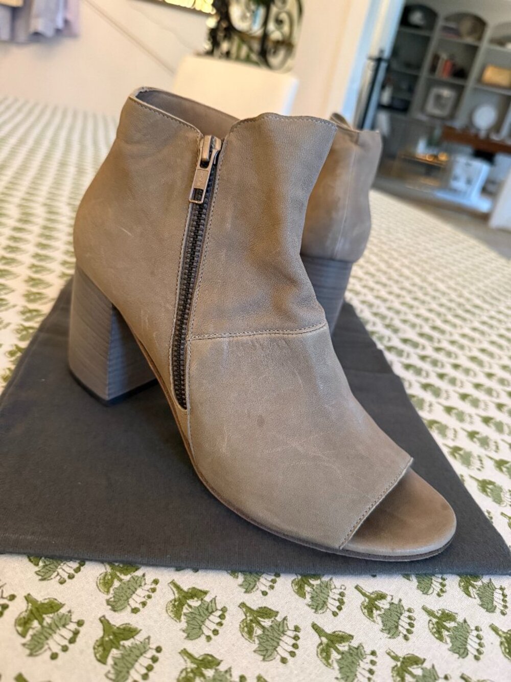 LD Tuttle Peep Toe Ankle Boots | Gray Leather | Womens Size 40